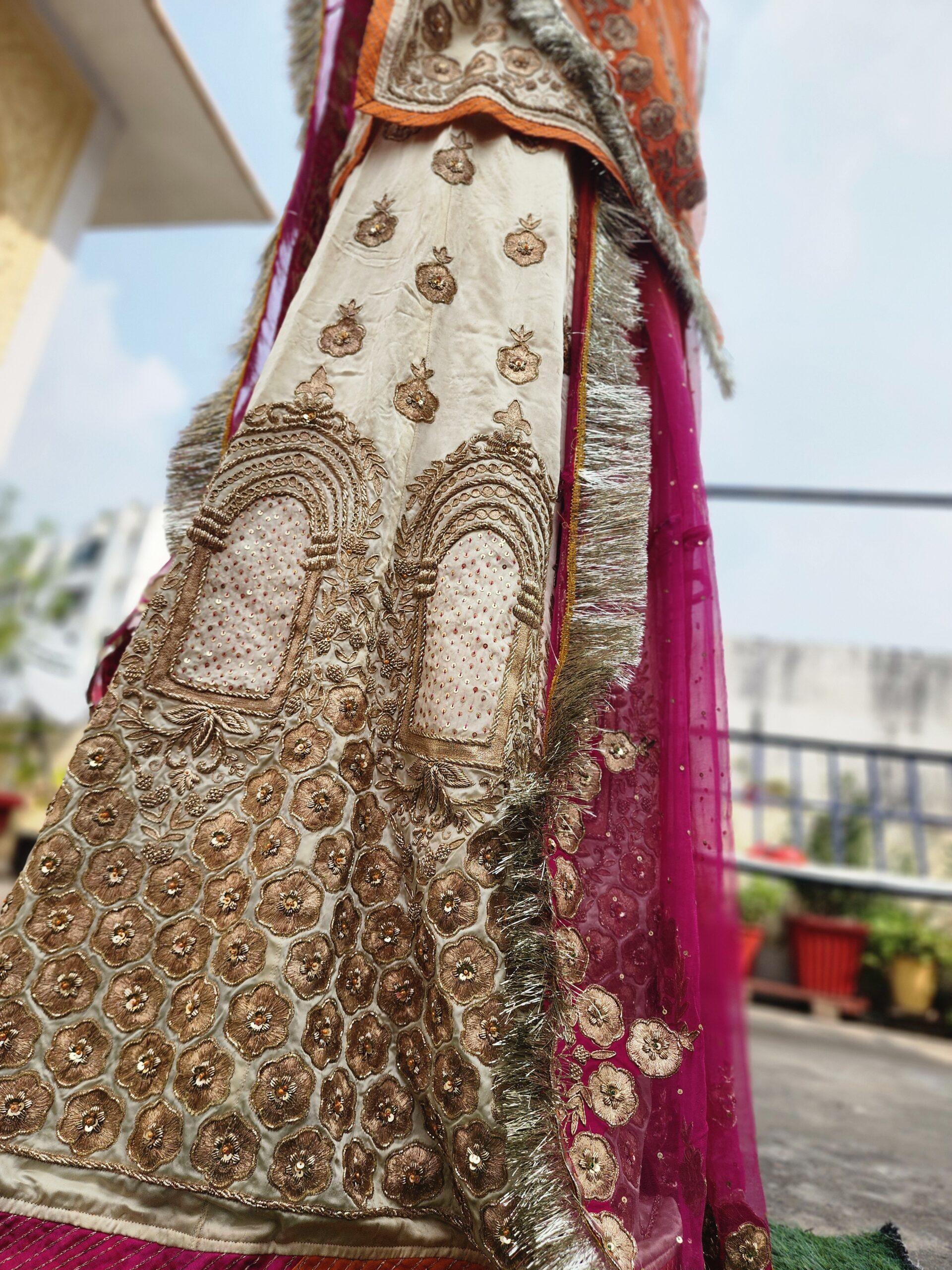 Off-white Jharoka poshak - Image 5