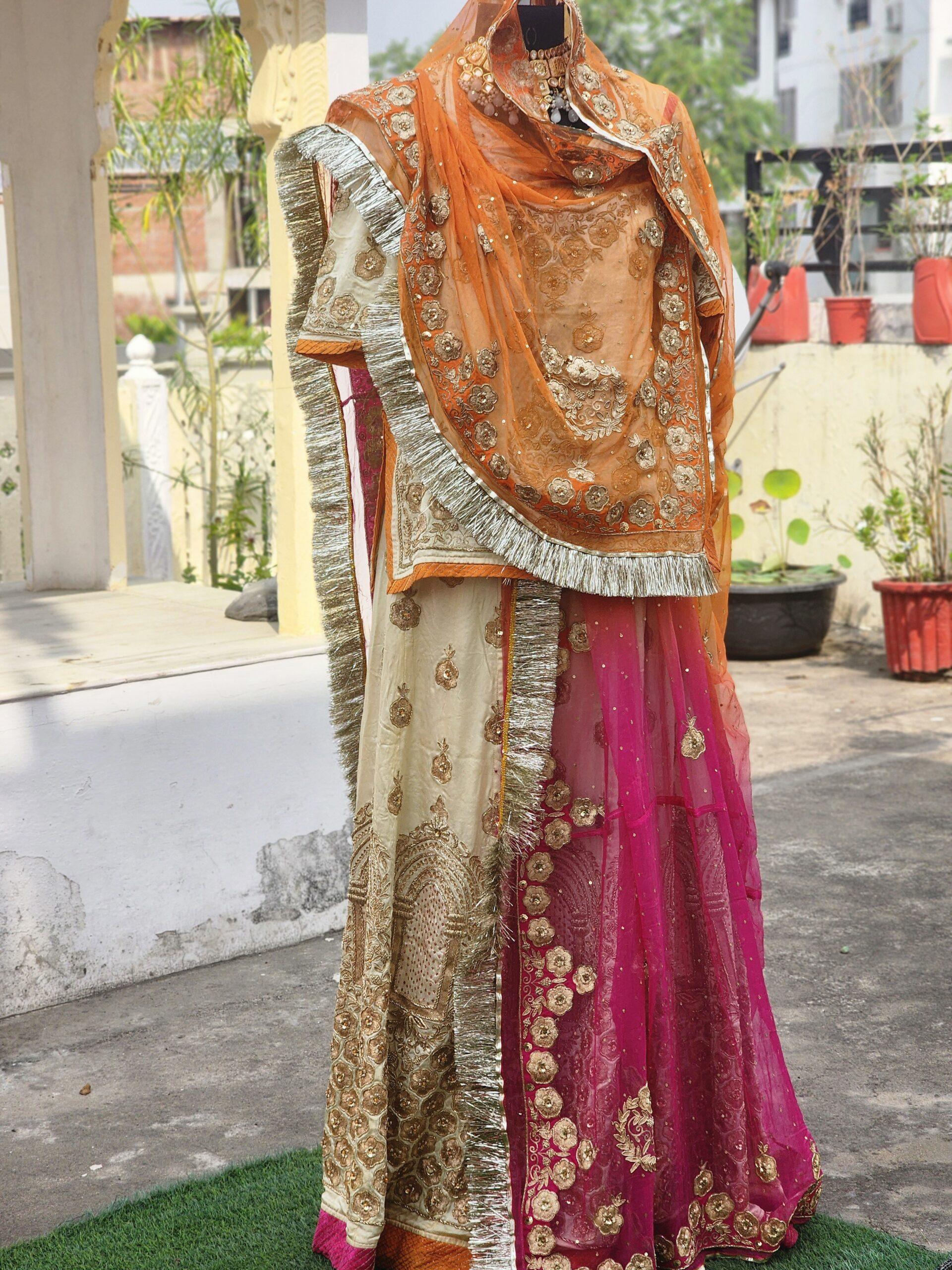 Off-white Jharoka poshak